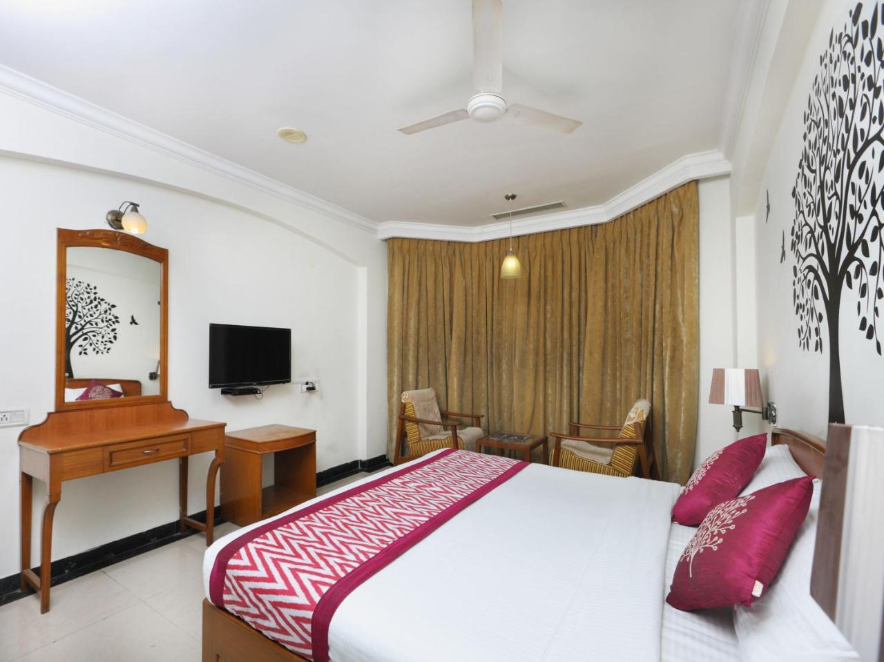 Oyo 1081 Hotel Sindhu International 蒂鲁帕蒂 外观 照片