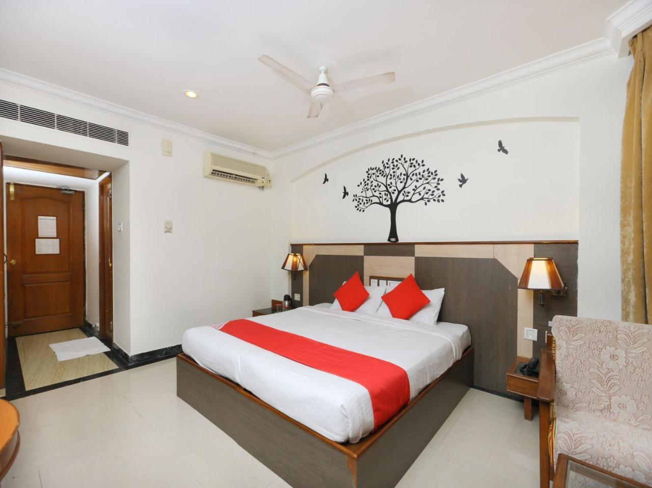 Oyo 1081 Hotel Sindhu International 蒂鲁帕蒂 外观 照片