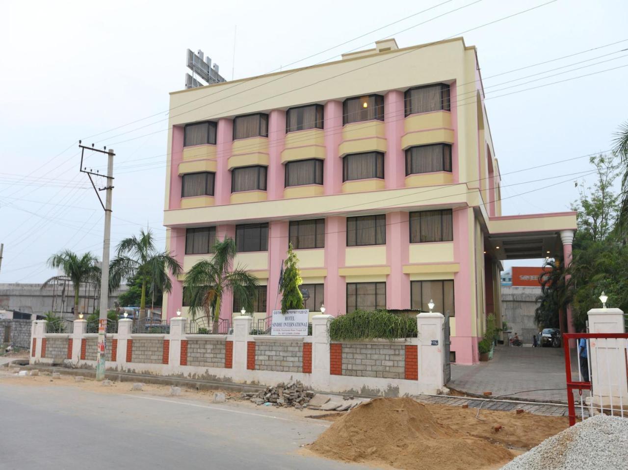 Oyo 1081 Hotel Sindhu International 蒂鲁帕蒂 外观 照片