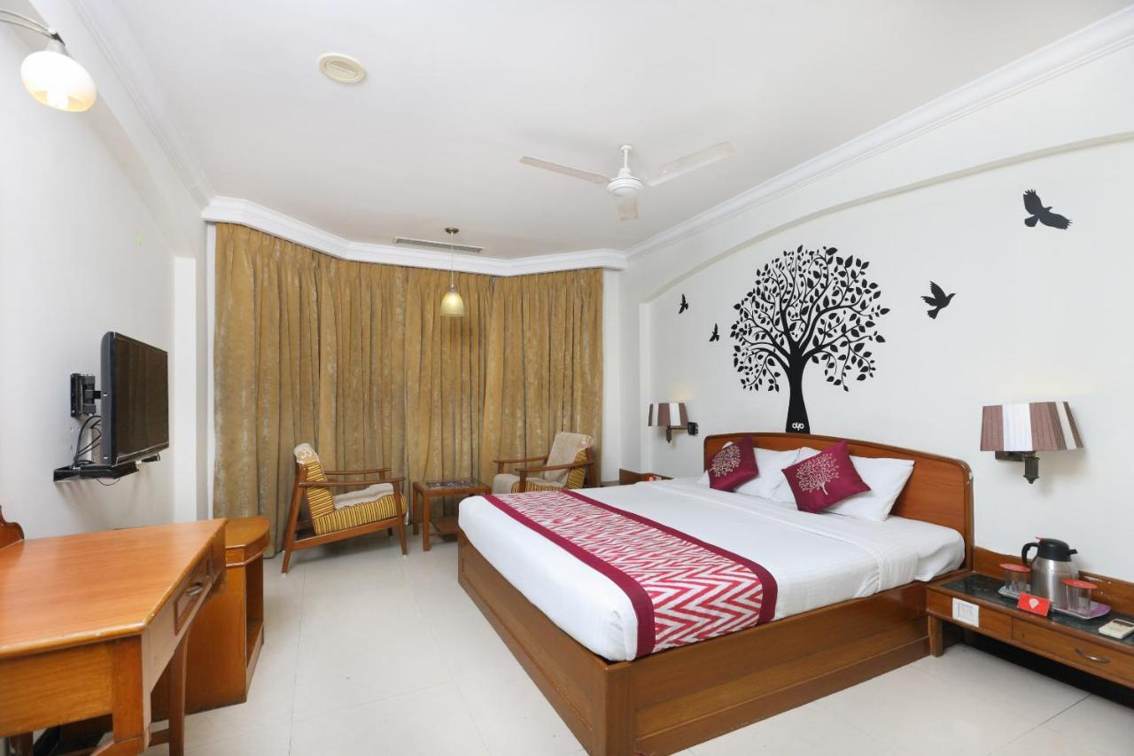 Oyo 1081 Hotel Sindhu International 蒂鲁帕蒂 外观 照片