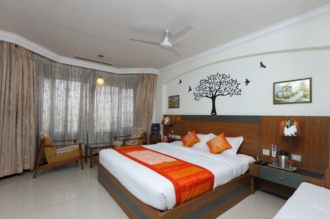 Oyo 1081 Hotel Sindhu International 蒂鲁帕蒂 外观 照片