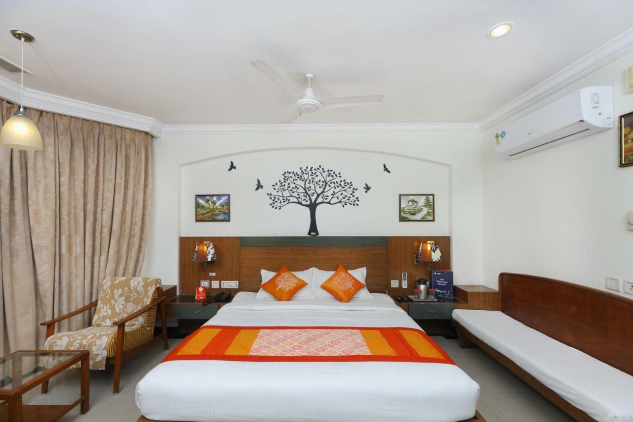 Oyo 1081 Hotel Sindhu International 蒂鲁帕蒂 外观 照片