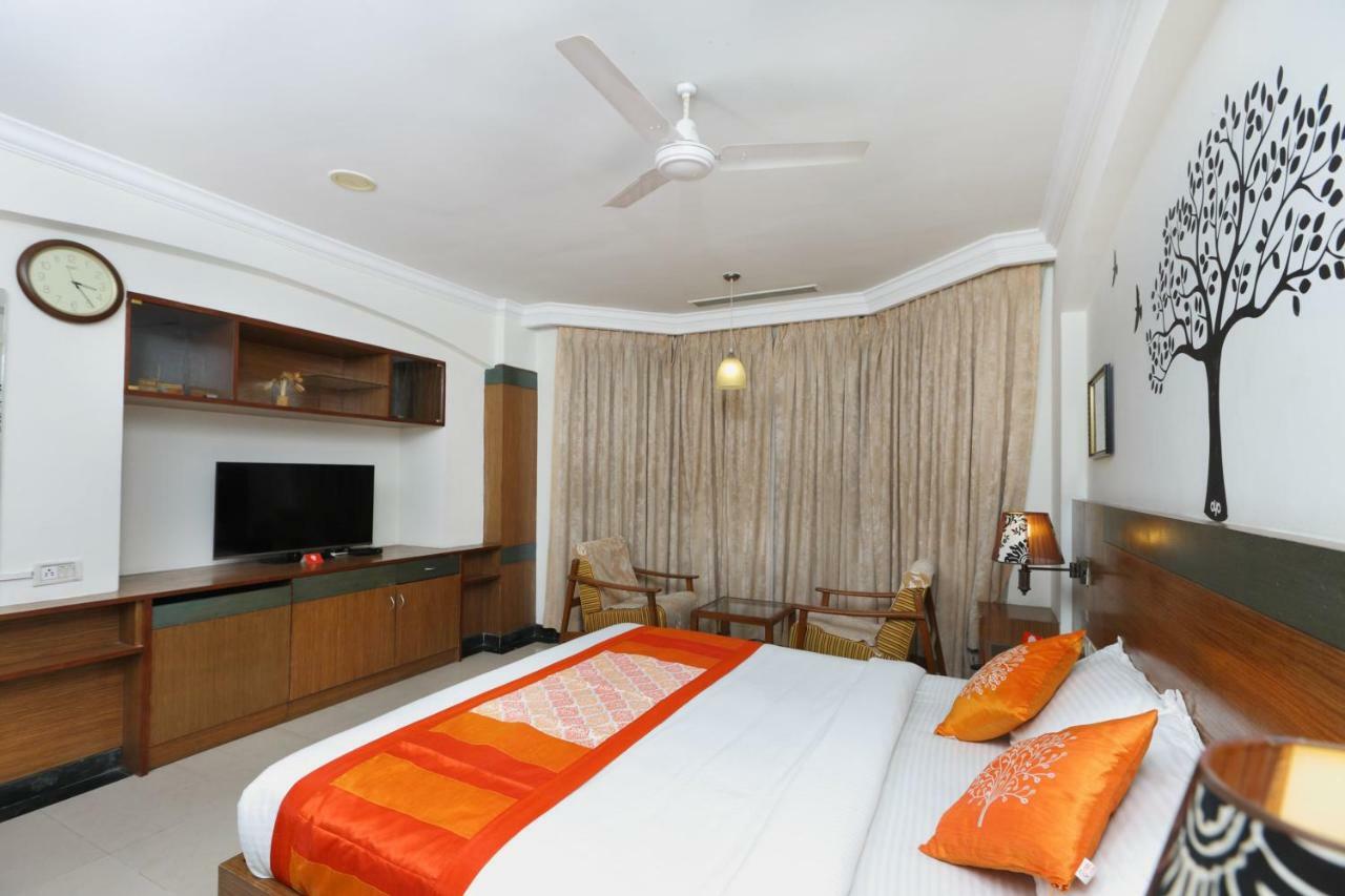 Oyo 1081 Hotel Sindhu International 蒂鲁帕蒂 外观 照片